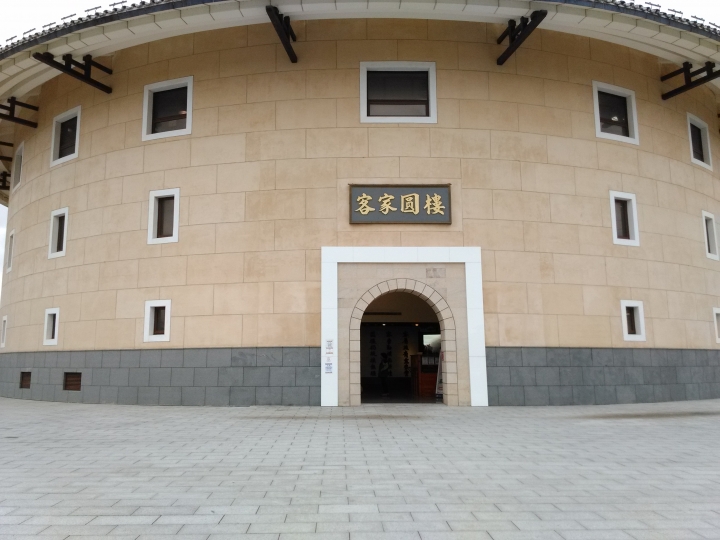 健行變廢棄自行車道探險
