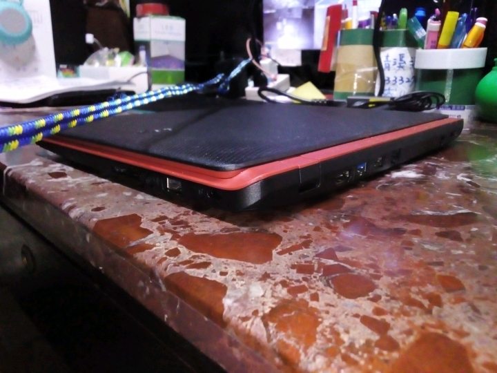 Acer ES1-132 C5BH 血紅色開箱分享