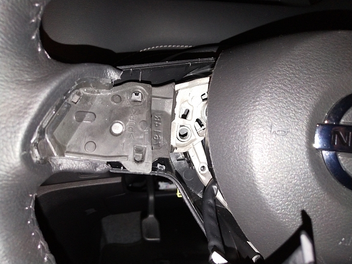 Nissan 2017 serena C27 更換方向盤按鍵