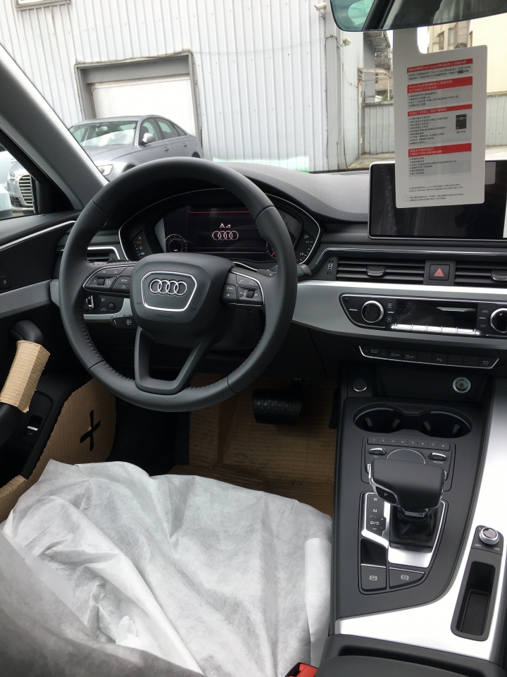 Audi A4 40TFSI 17/18年式開箱