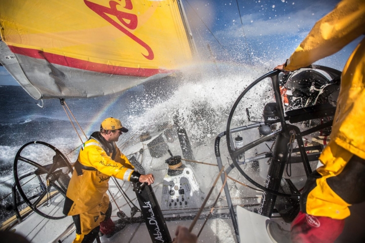 世上最艱困的體育賽事！Volvo Ocean Race 香港帆船港內賽紀實！