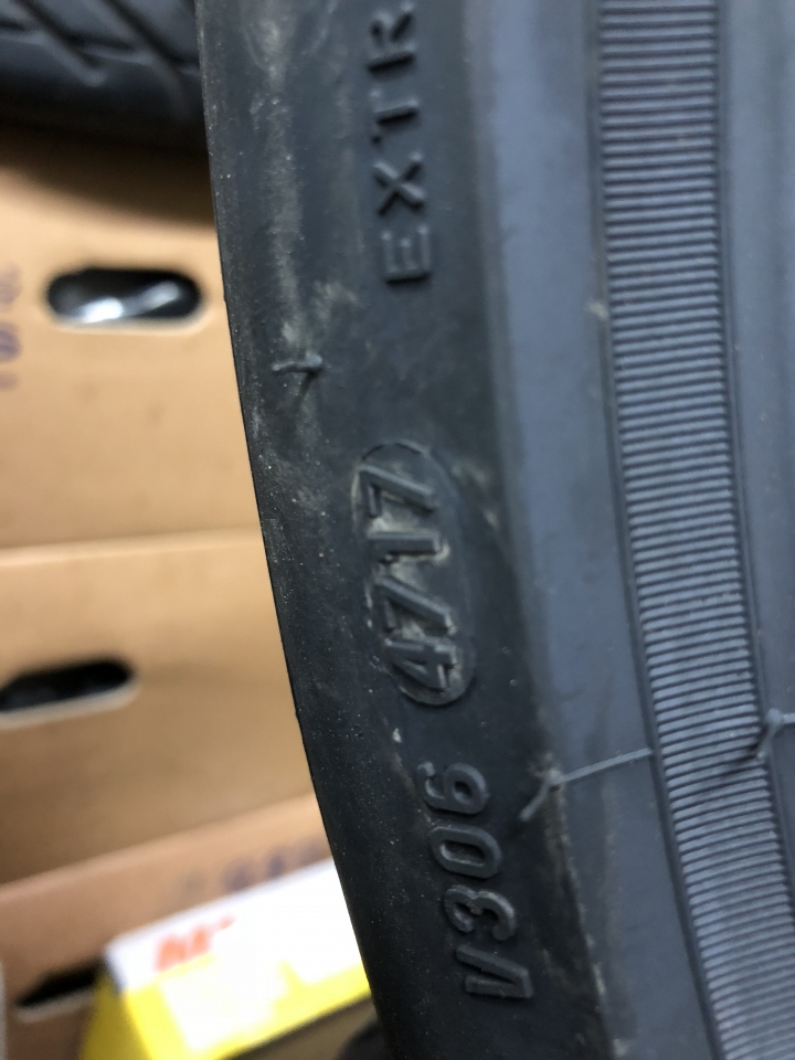 換上Pirelli Dragon Sport (Focus MK3 ST,235/40/18) (圖多慎入)