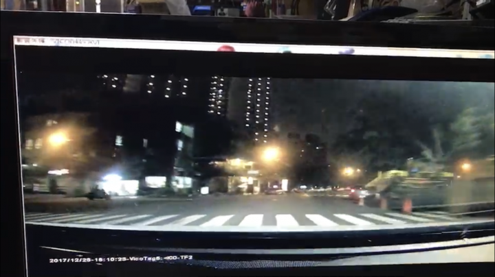 發生車禍和解請教:無號誌路段機車與汽車發生擦撞