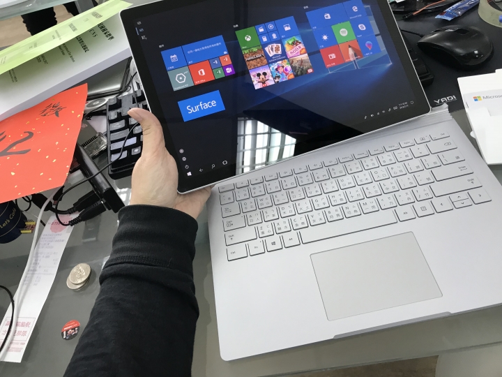 Surface Book 2 13.5吋 開箱(更新Mixed Reality使用心得)