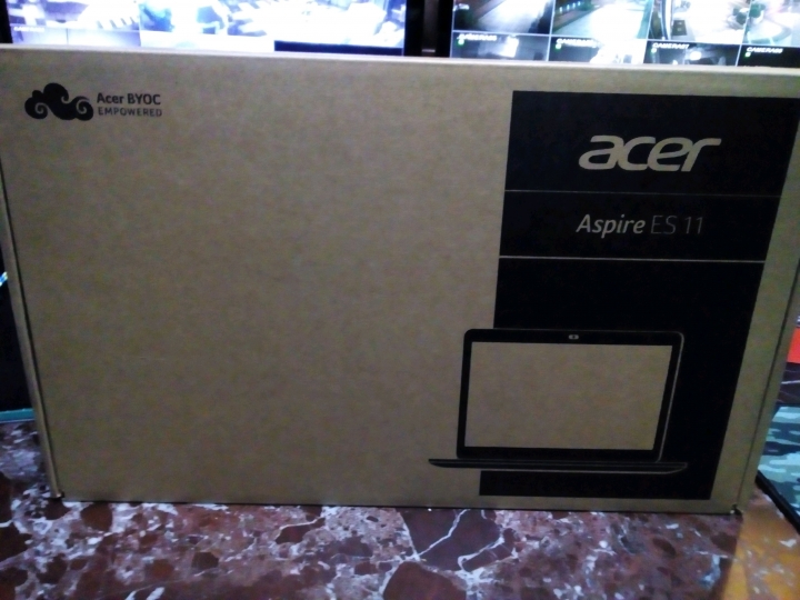 Acer ES1-132 C5BH 血紅色開箱分享