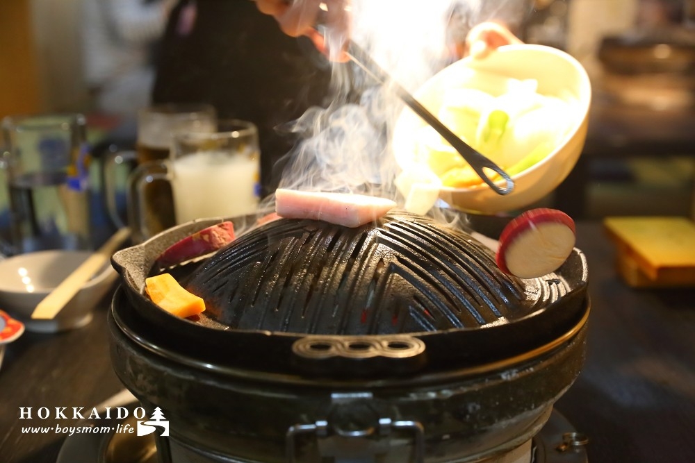 【旭川美食】成吉思汗烤肉名店大黑屋|充滿北國豪邁風格的極品羊肉燒烤店