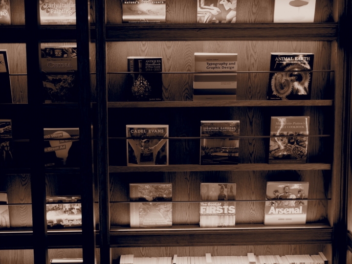蔦屋書店 |經典美感再現-高質感日系書店|台北松山店