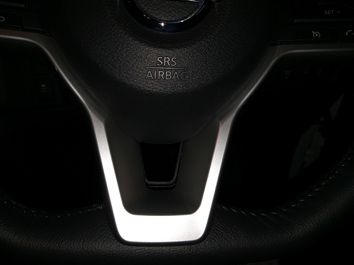 Nissan 2017 serena C27 更換方向盤按鍵