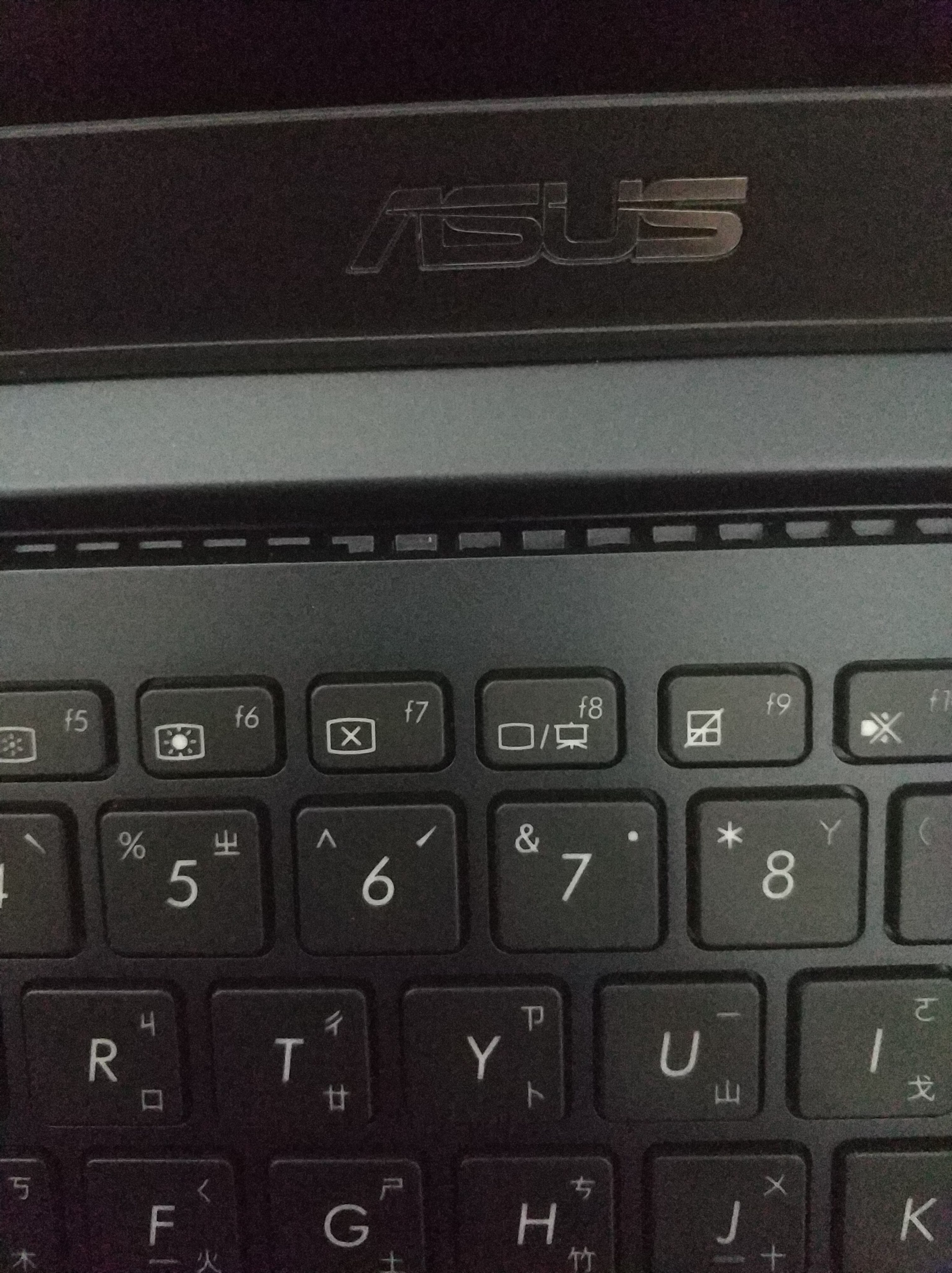 【小宅開箱】【閒聊】ASUS ZenBook系列 13 UX331 不到1kg的極致輕薄筆電