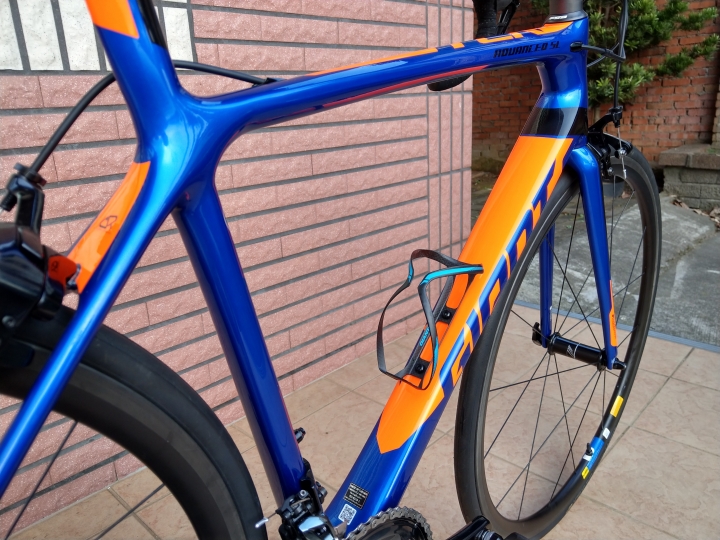 【簡單開箱】GIANT TCR ADVANCED SL 1-DURA ACE （更:國旗姓名貼）