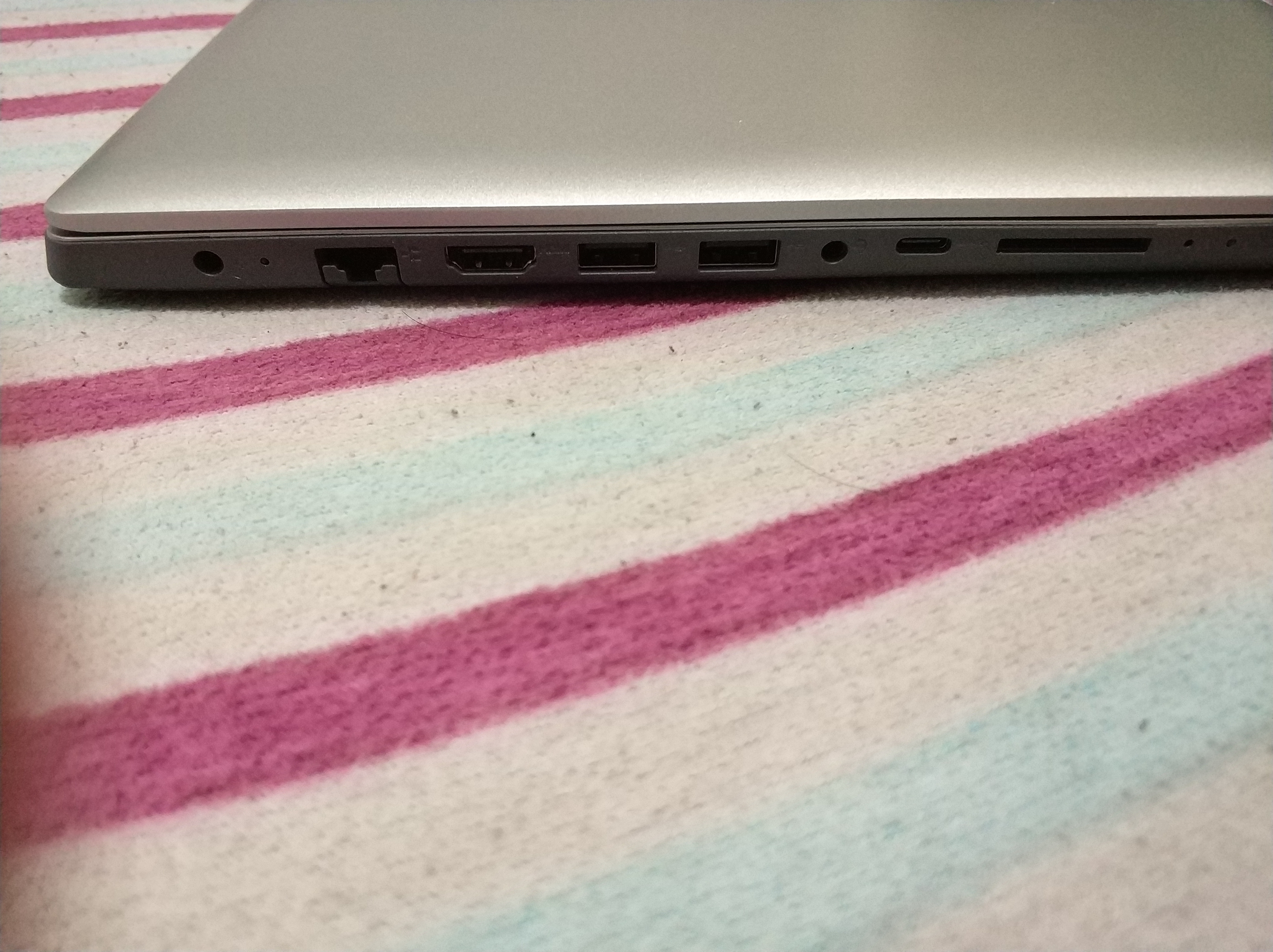 【小宅開箱】【閒聊】lenovo IdeaPad 320 高CP值得"第八代"處理器 筆電