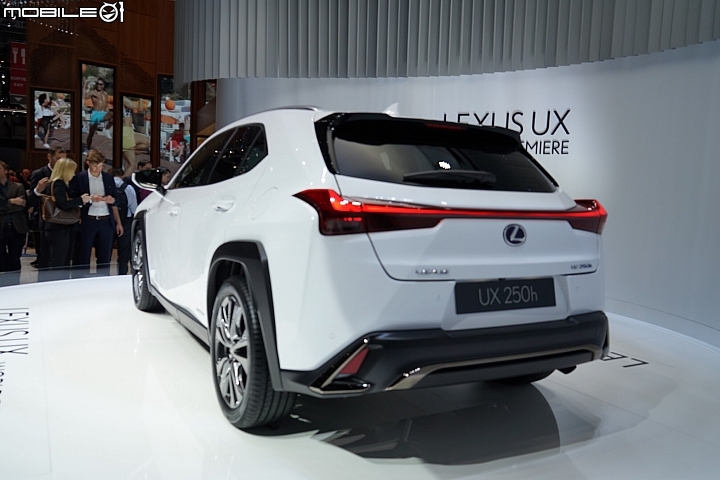 【日內瓦車展】Lexus UX全球首發，250h搭載品牌最新2.0升油電混合系統！