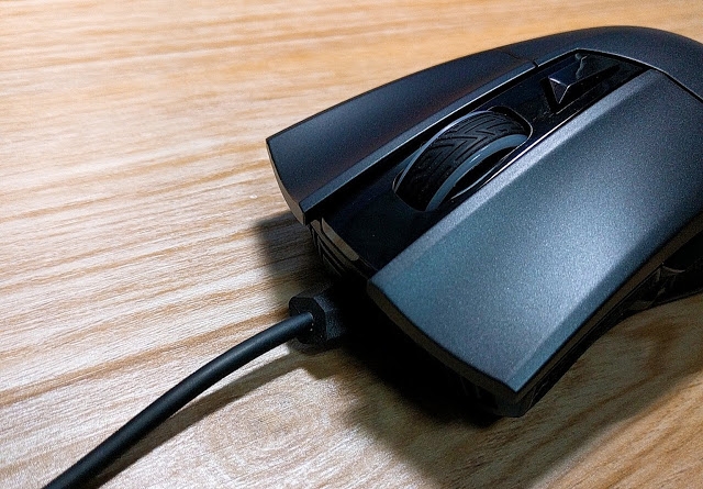 內外兼具,無懈可擊ASUS ROG Gladius II 滑鼠輕開箱~