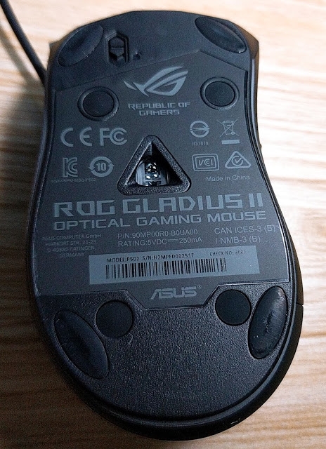 內外兼具,無懈可擊ASUS ROG Gladius II 滑鼠輕開箱~