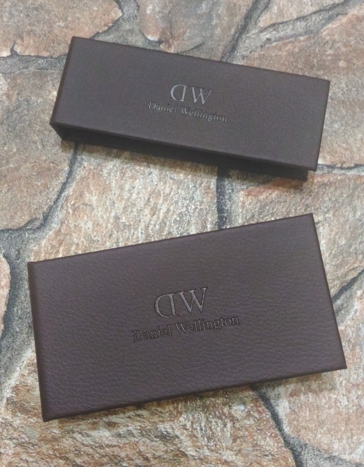 【開箱心得】DW Daniel Wellington Winchester 26mm藍粉紅X玫瑰金殼腕錶+焦糖色皮革錶帶