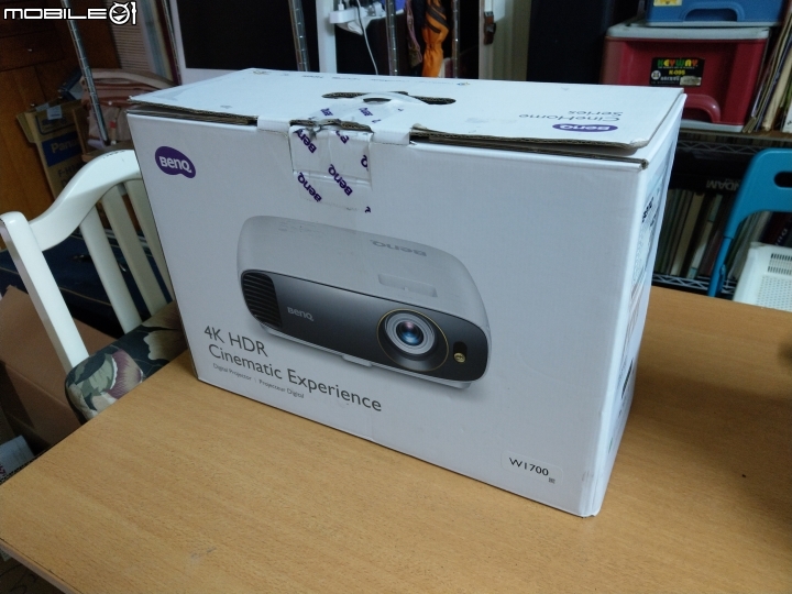 【試用分享】有感升級,4K視界的圓夢之路,入門卻不簡單的BenQ W1700 真4K投影機。