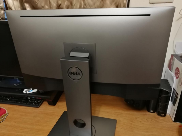 亞馬遜購入DELL U2718Q 4K螢幕分享