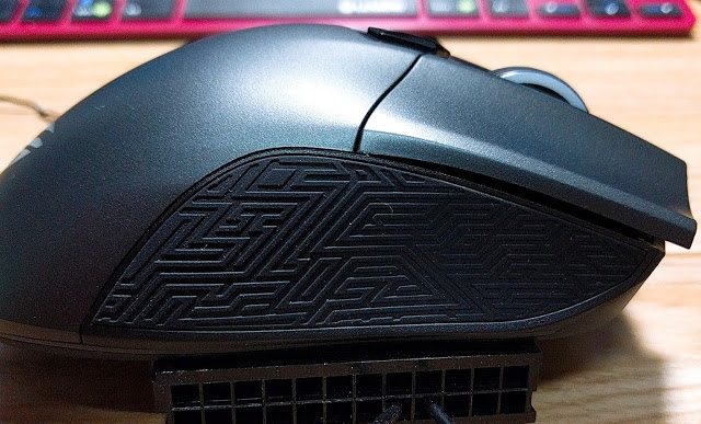 內外兼具,無懈可擊ASUS ROG Gladius II 滑鼠輕開箱~