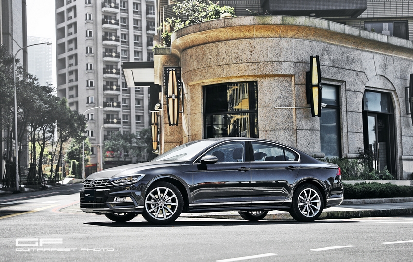 --中堅雙雄-- VW Passat Variant 380 TSI R-Line Performance & Sedan 330 TSI 連袂登場分享