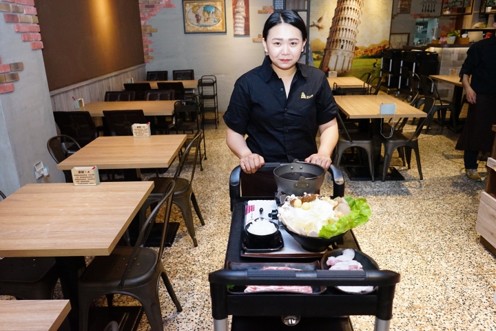 【台南火鍋】五行鍋物臨安店 || 北區火鍋新店報到 || 試賣期間肉品免費送 || 五款獨家湯頭 || 真材實料大滿足