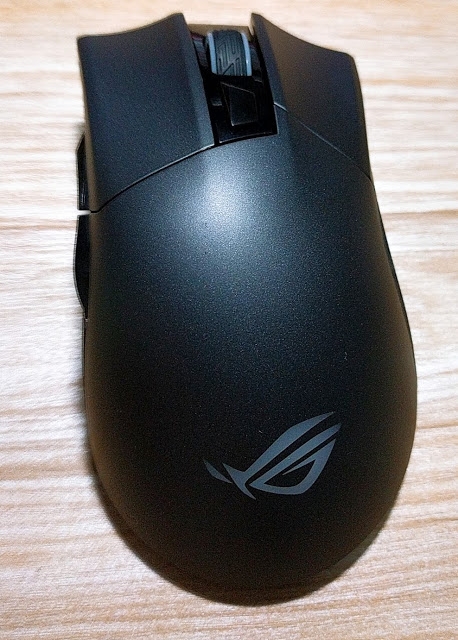 內外兼具,無懈可擊ASUS ROG Gladius II 滑鼠輕開箱~