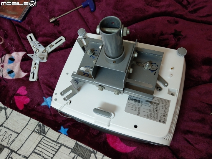 【試用分享】有感升級,4K視界的圓夢之路,入門卻不簡單的BenQ W1700 真4K投影機。
