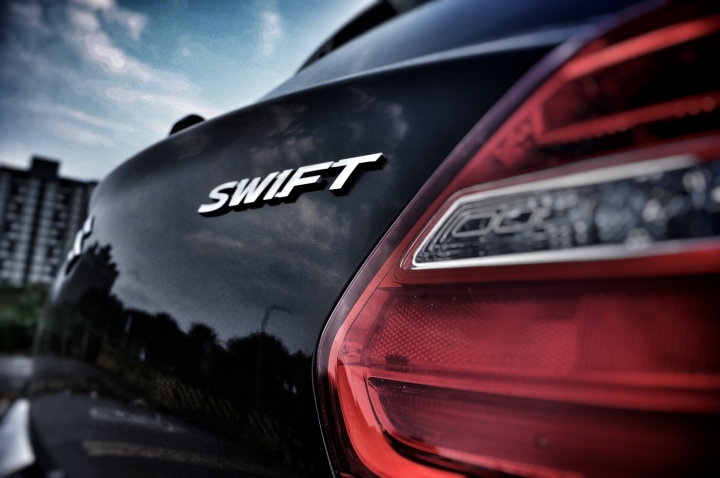 Suzuki All New SWIFT 1.0【身.輕.如.燕】不專業開箱(心得分享)