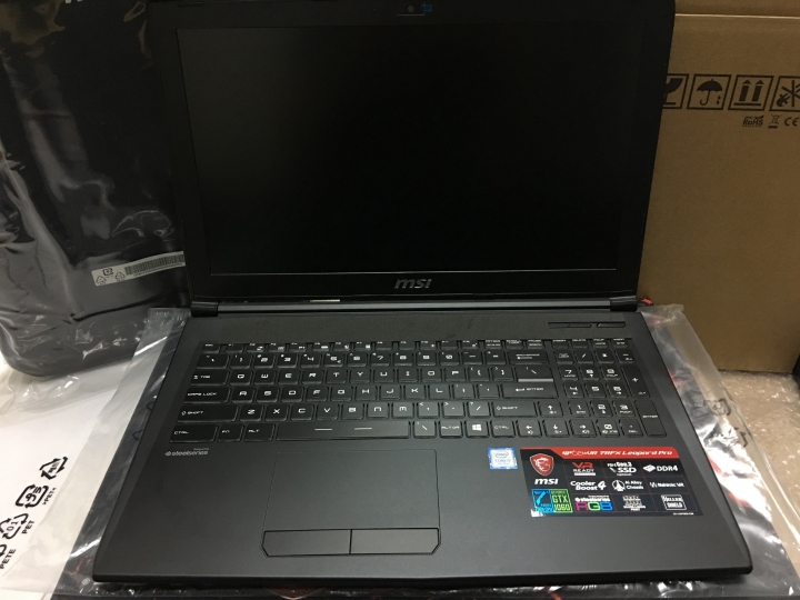 第一次...GP62MVR 7RFX 特別...開箱
