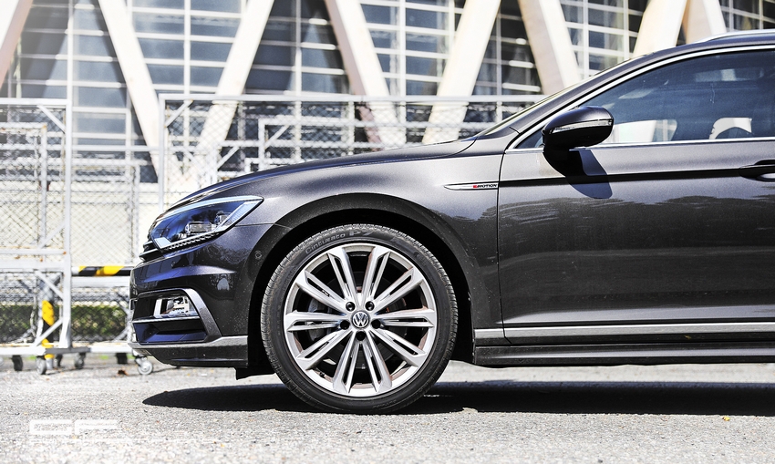 --中堅雙雄-- VW Passat Variant 380 TSI R-Line Performance & Sedan 330 TSI 連袂登場分享