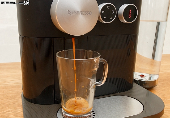 【開箱】沖煮咖啡更細膩 Nespresso Expert咖啡機