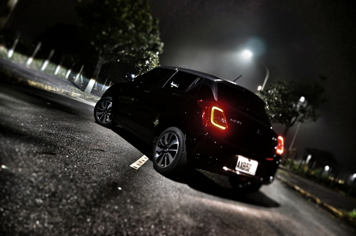 Suzuki All New SWIFT 1.0【身.輕.如.燕】不專業開箱(心得分享)