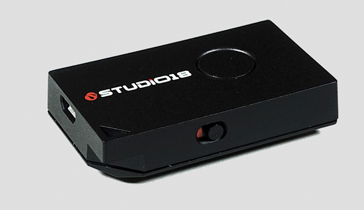 Cubic Trigger是以USB連接埠與相機連接,無線的部分則是用藍牙4.0與手機連線 Cubic Trigger是以USB連接埠與相機連接,無線的部分則是用藍牙4.0與手機連線