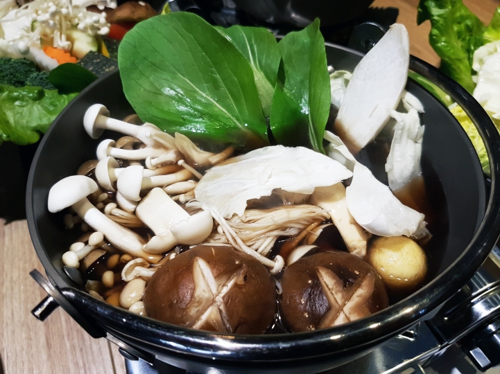 【台南火鍋】五行鍋物臨安店 || 北區火鍋新店報到 || 試賣期間肉品免費送 || 五款獨家湯頭 || 真材實料大滿足