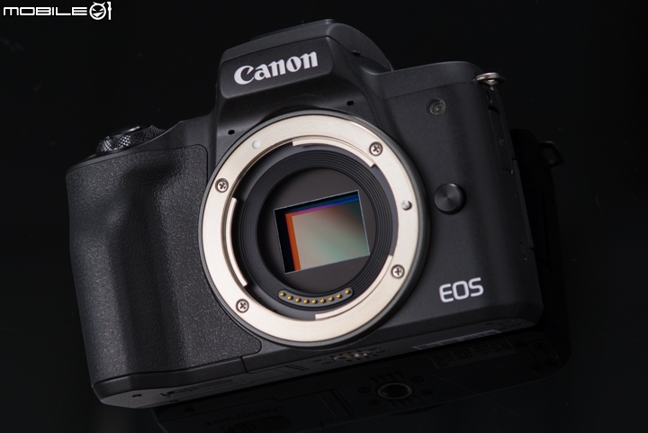 旗艦規格 入門價格！Canon EOS M50 搭載4K錄影/側翻式螢幕與許多高階功能！