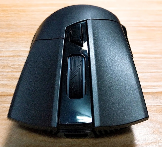 內外兼具,無懈可擊ASUS ROG Gladius II 滑鼠輕開箱~