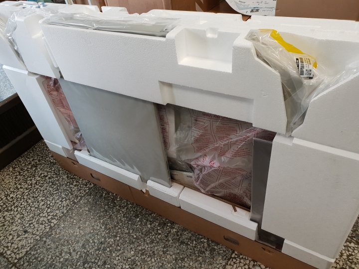 【賭上人品的一淘 美國篇】空運來台 SONY 65X930E 心臟大顆開箱分享