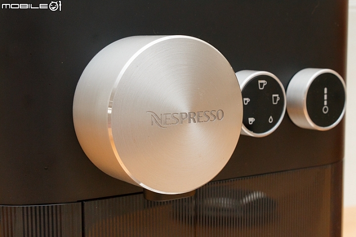 【開箱】沖煮咖啡更細膩 Nespresso Expert咖啡機