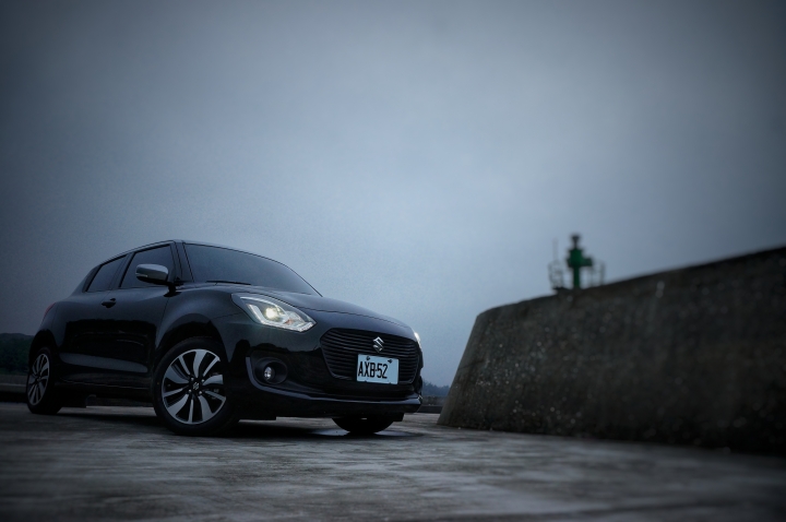 Suzuki All New SWIFT 1.0【身.輕.如.燕】不專業開箱(心得分享)