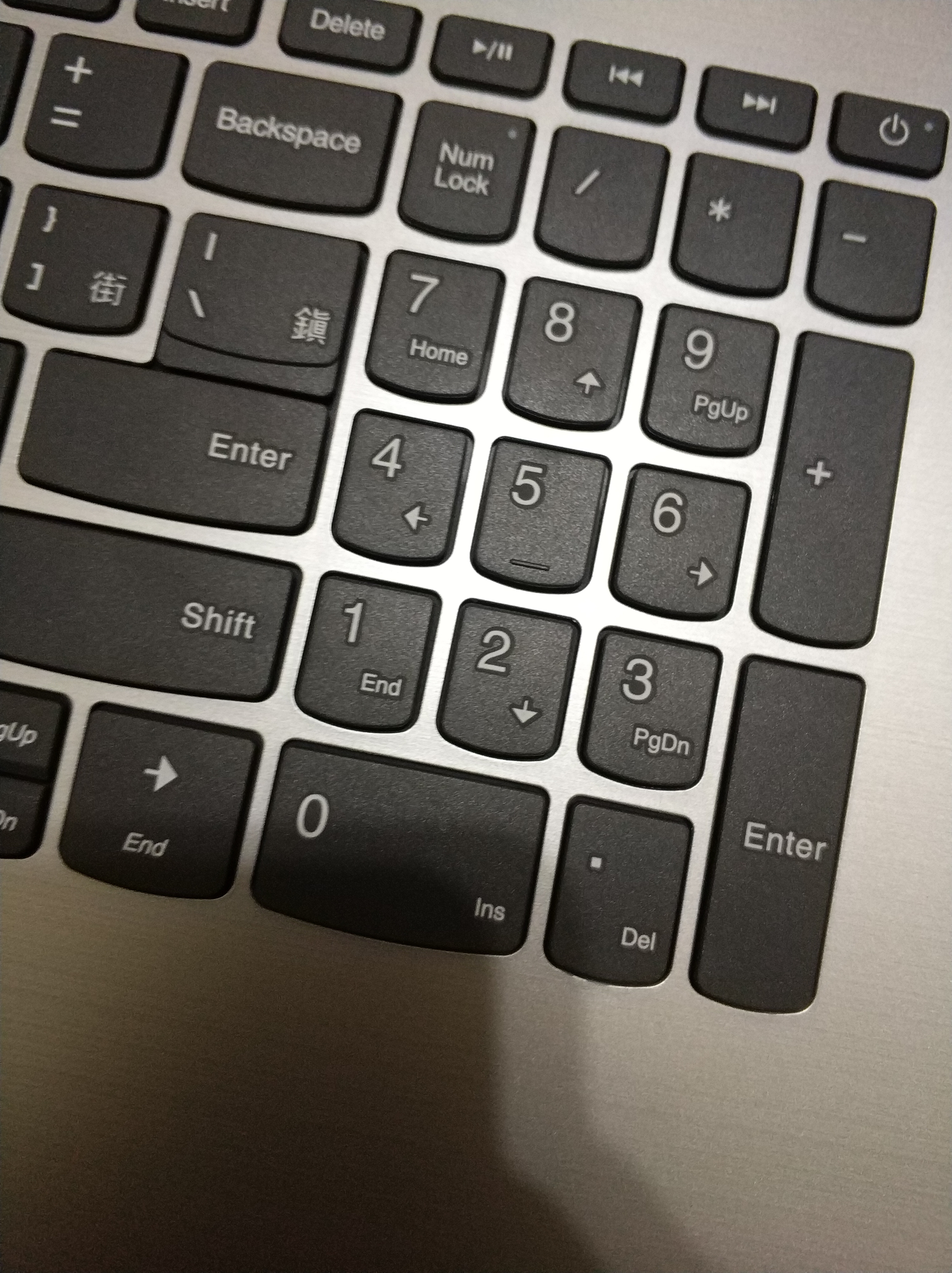 【小宅開箱】【閒聊】lenovo IdeaPad 320 高CP值得"第八代"處理器 筆電