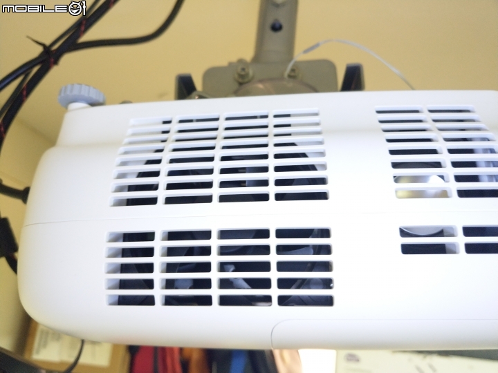 【試用分享】有感升級,4K視界的圓夢之路,入門卻不簡單的BenQ W1700 真4K投影機。