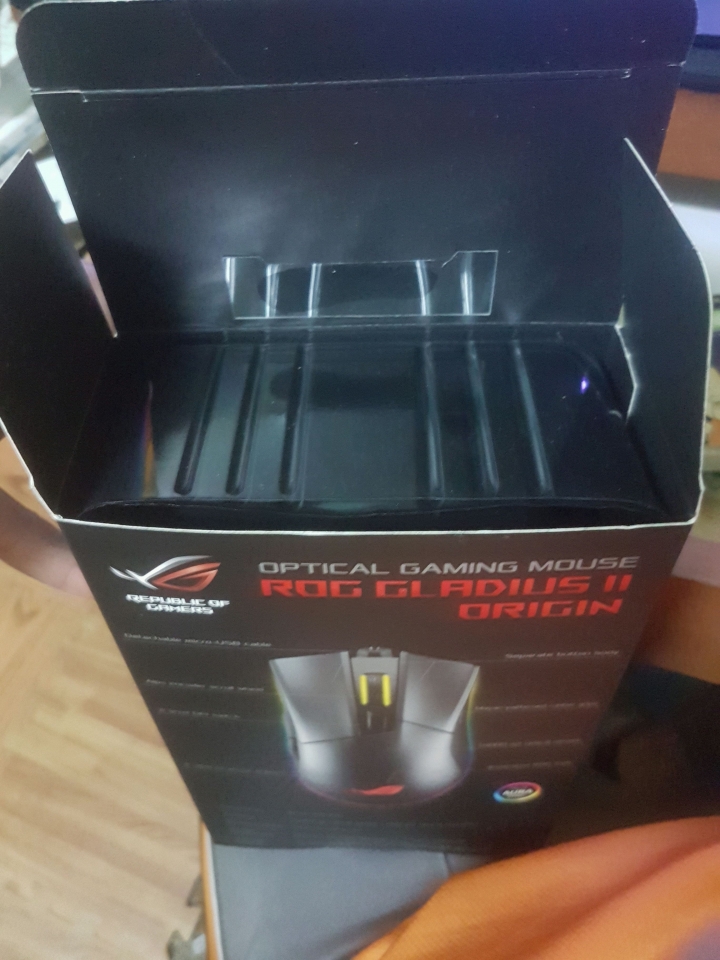 第一顆千元滑鼠 :ROG Gladius II Origin開箱記