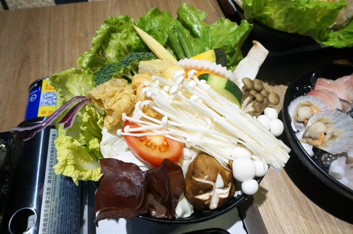 【台南火鍋】五行鍋物臨安店 || 北區火鍋新店報到 || 試賣期間肉品免費送 || 五款獨家湯頭 || 真材實料大滿足