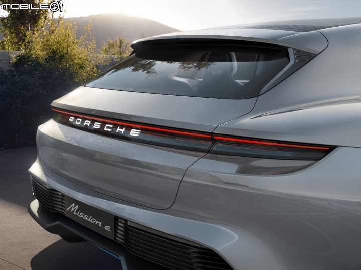 深藏百年的原力終於覺醒 Porsche Mission E Cross Turismo