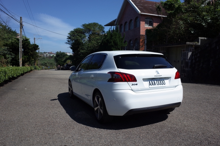 Peugeot 308 1.2T 我的白獅騎遇記 ─ 選擇 & 開箱