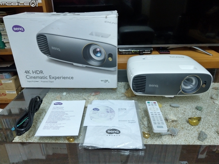 【試用分享】有感升級,4K視界的圓夢之路,入門卻不簡單的BenQ W1700 真4K投影機。