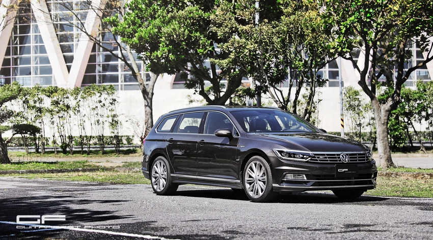 --中堅雙雄-- VW Passat Variant 380 TSI R-Line Performance & Sedan 330 TSI 連袂登場分享