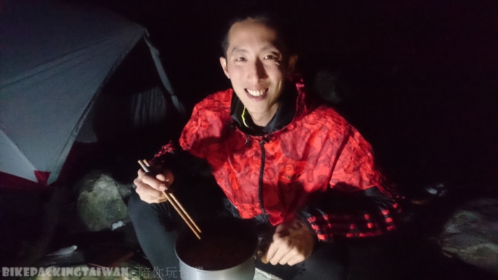 『BikepackingTaiwan 陪你玩台灣』 - 芃芃溪野溪溫泉