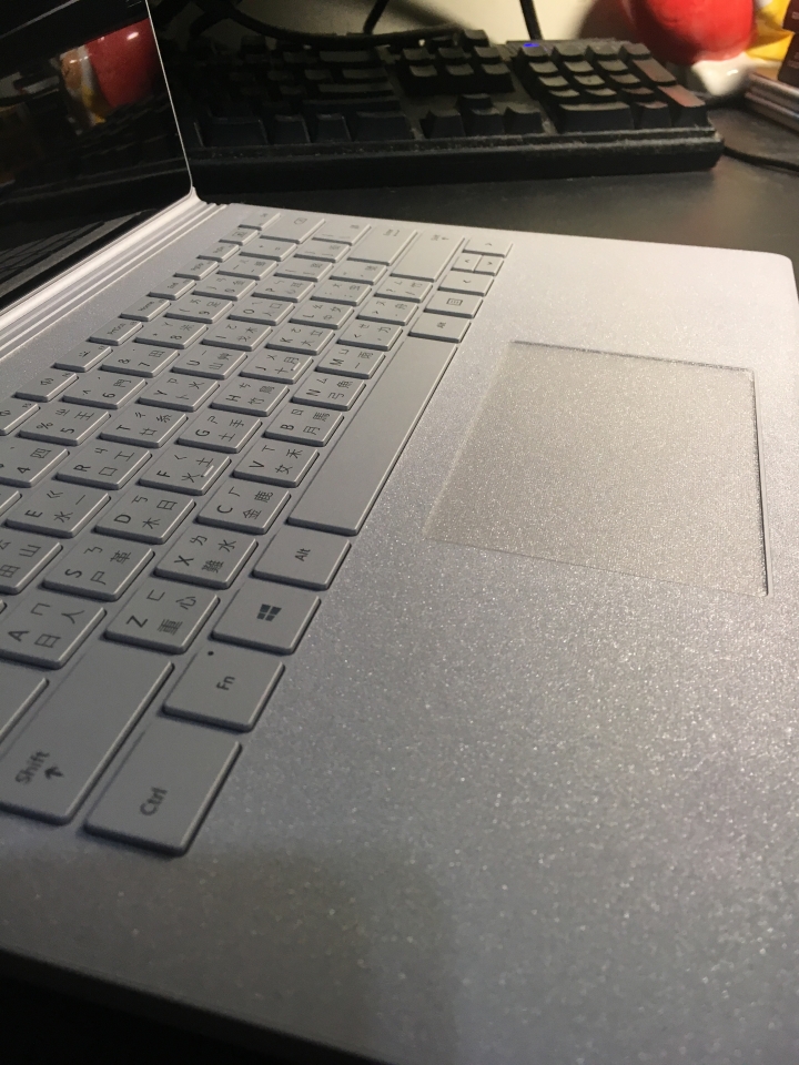 Surface Book 2自行貼膜及簡單心得