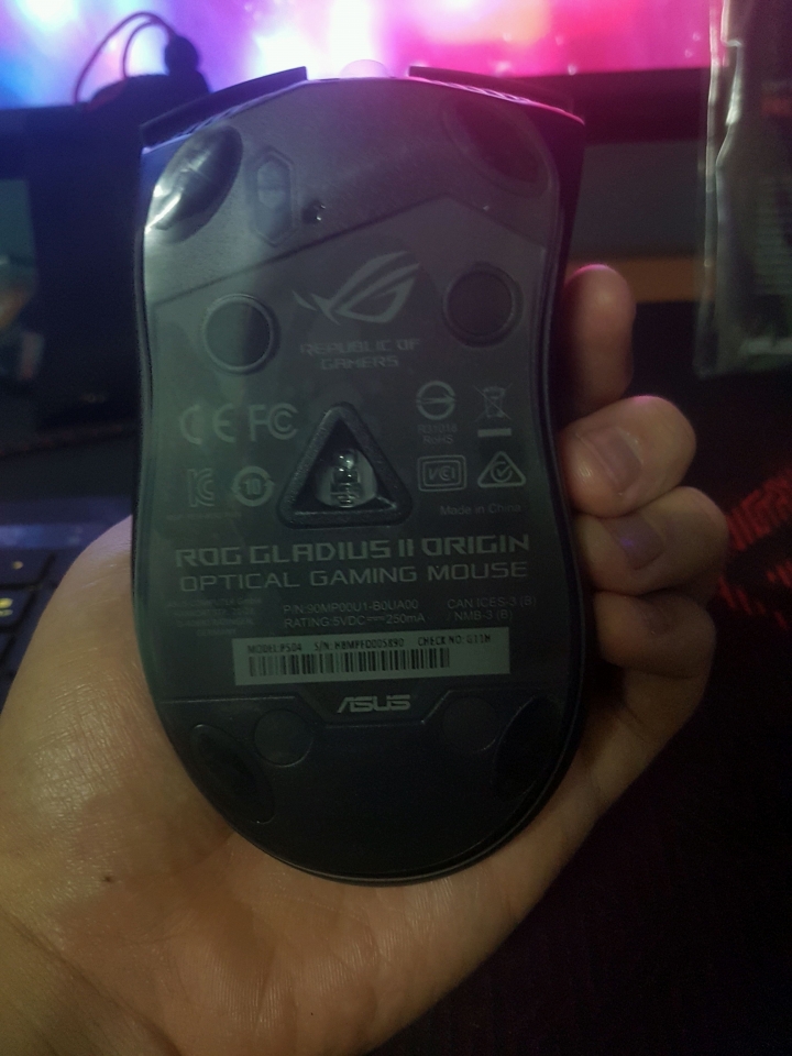 第一顆千元滑鼠 :ROG Gladius II Origin開箱記