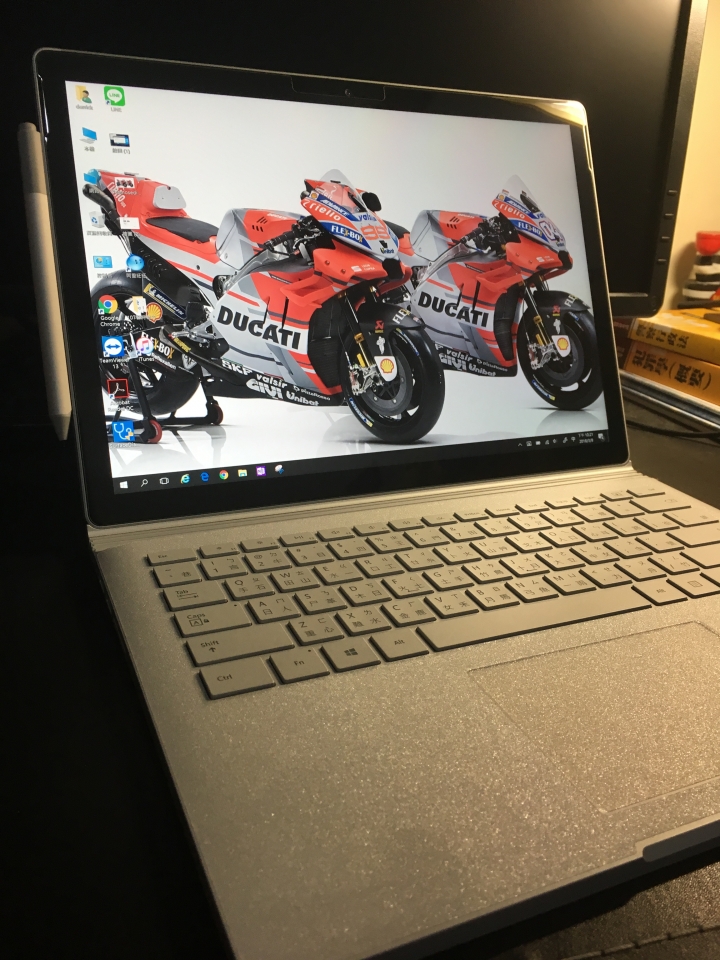 Surface Book 2自行貼膜及簡單心得